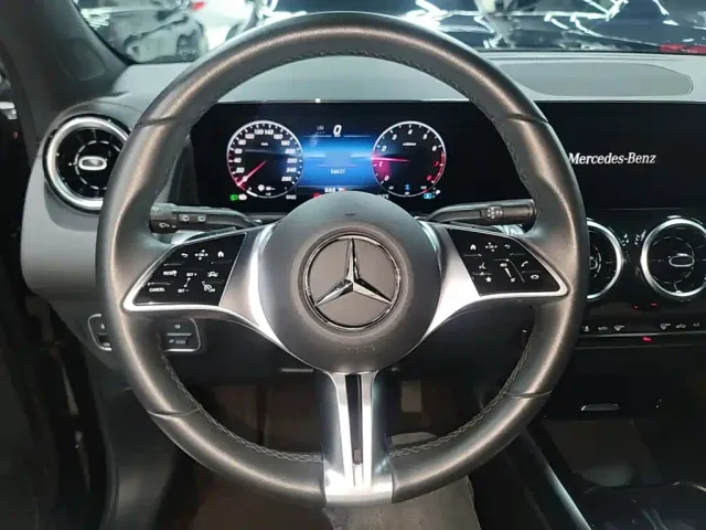 Mercedes-Benz GLB-Class — Фото автомобиля 10