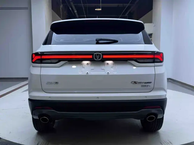 Changan CS35 Plus — Фото автомобиля 5