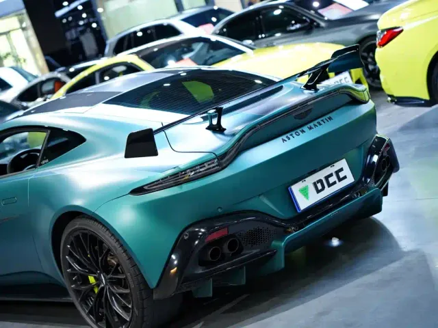 Aston Martin V8 Vantage — Фото автомобиля 5