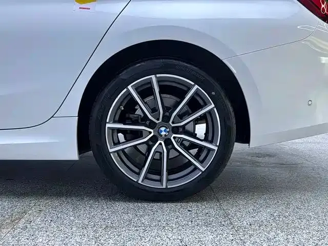 BMW 3 Series — Фото автомобиля 8
