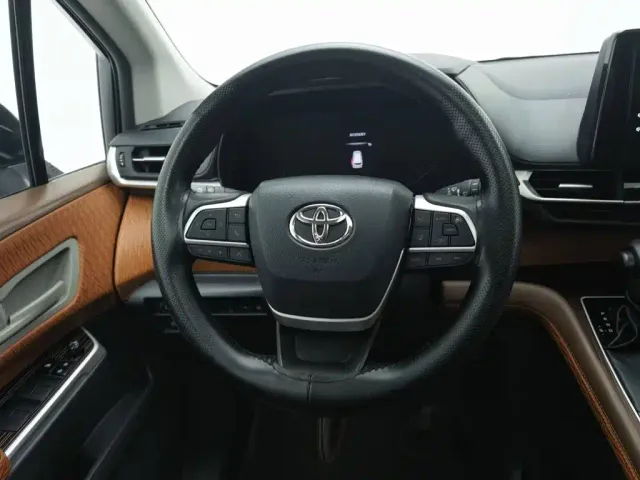 Toyota Granvia — Фото автомобиля 11