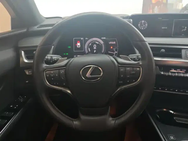 Lexus UX — Фото автомобиля 15
