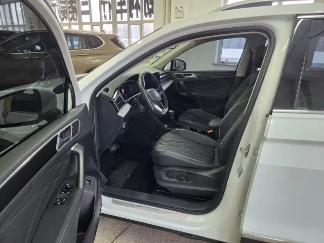 Volkswagen Tiguan L — Фото автомобиля 7