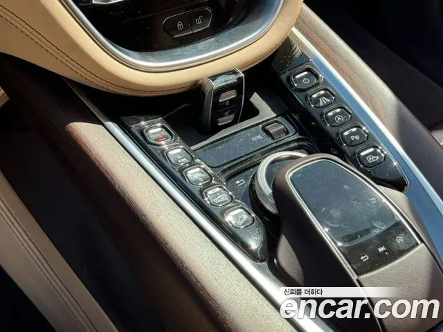 Aston Martin DBX — Фото автомобиля 6