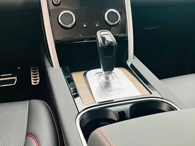 Land Rover Discovery Sport — Фото автомобиля 7