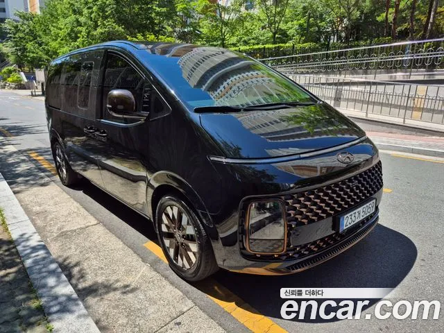 Hyundai Staria Staria 4WD Lounge 9 мест — Фото автомобиля 3
