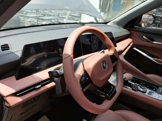 Changan CS75 Plus — Фото автомобиля 9
