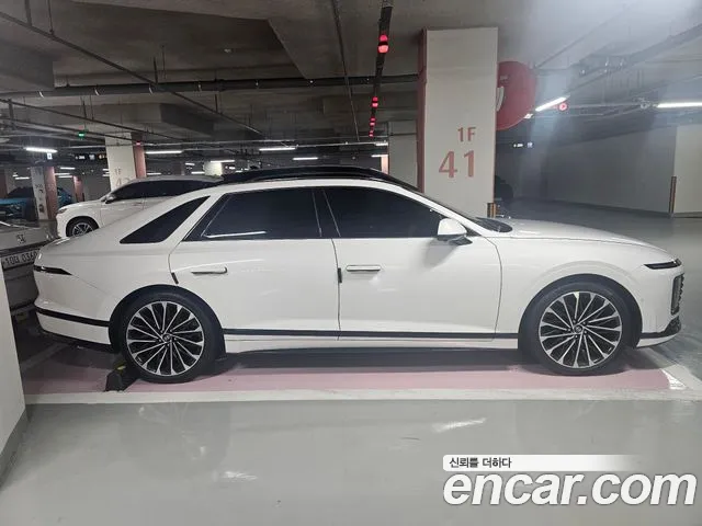 Hyundai Grandeur GN7 — Фото автомобиля 3