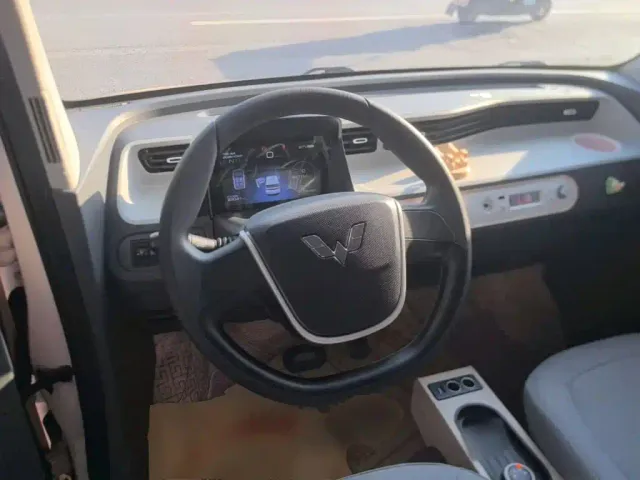 Wuling Hongguang Mini EV — Фото автомобиля 10