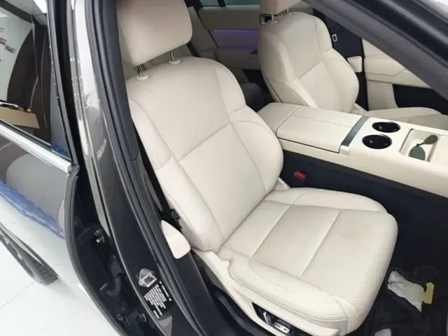 Li Auto L7 — Фото автомобиля 24