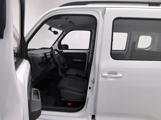 Wuling Zhiguang NEV — Фото автомобиля 10