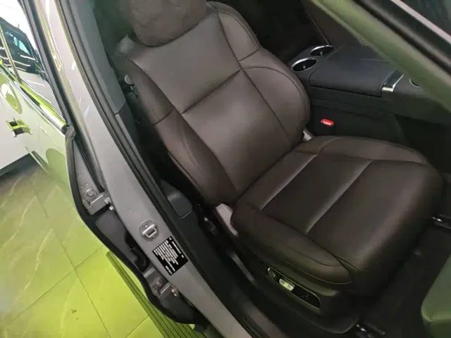 Li Auto L9 — Фото автомобиля 24