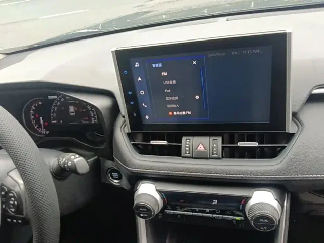 Toyota RAV4 — Фото автомобиля 12