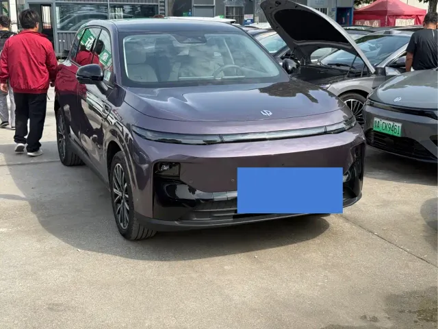 Leapmotor B10 — Фото автомобиля 3