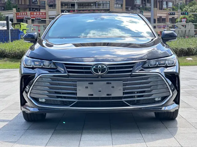 Toyota Avalon — Фото автомобиля 2