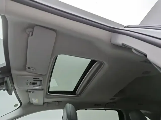 Toyota Granvia 2024 2.5L Hybrid Comfort — Фото автомобиля 14