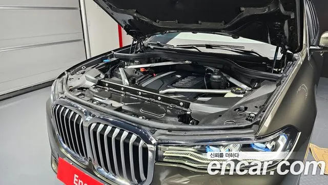 BMW X7 — Фото автомобиля 6