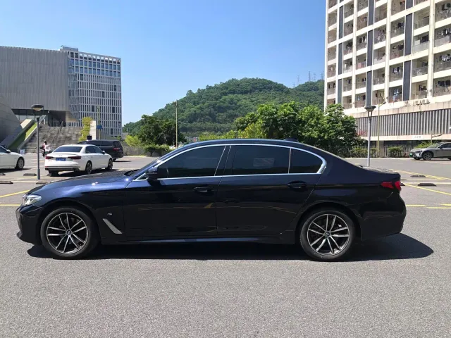 BMW 5 Series — Фото автомобиля 7