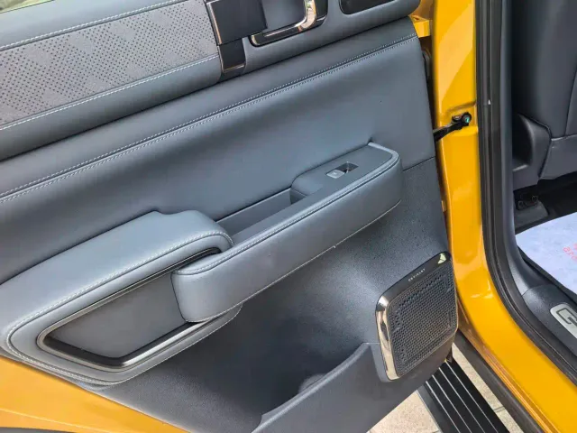 BYD FangChengBao Leopard 5 — Фото автомобиля 12