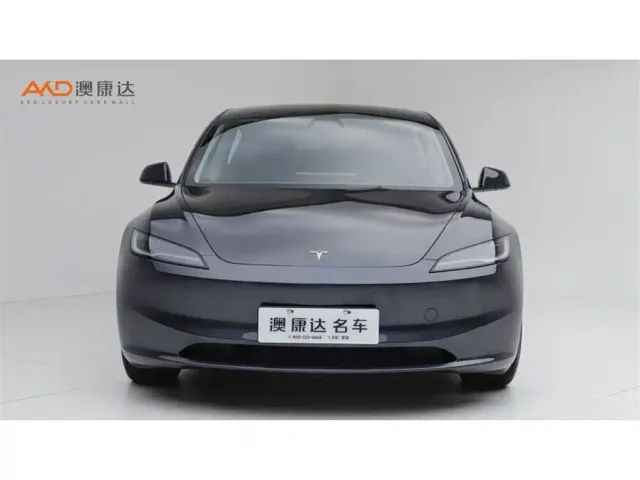 Tesla Model 3 — Фото автомобиля 2