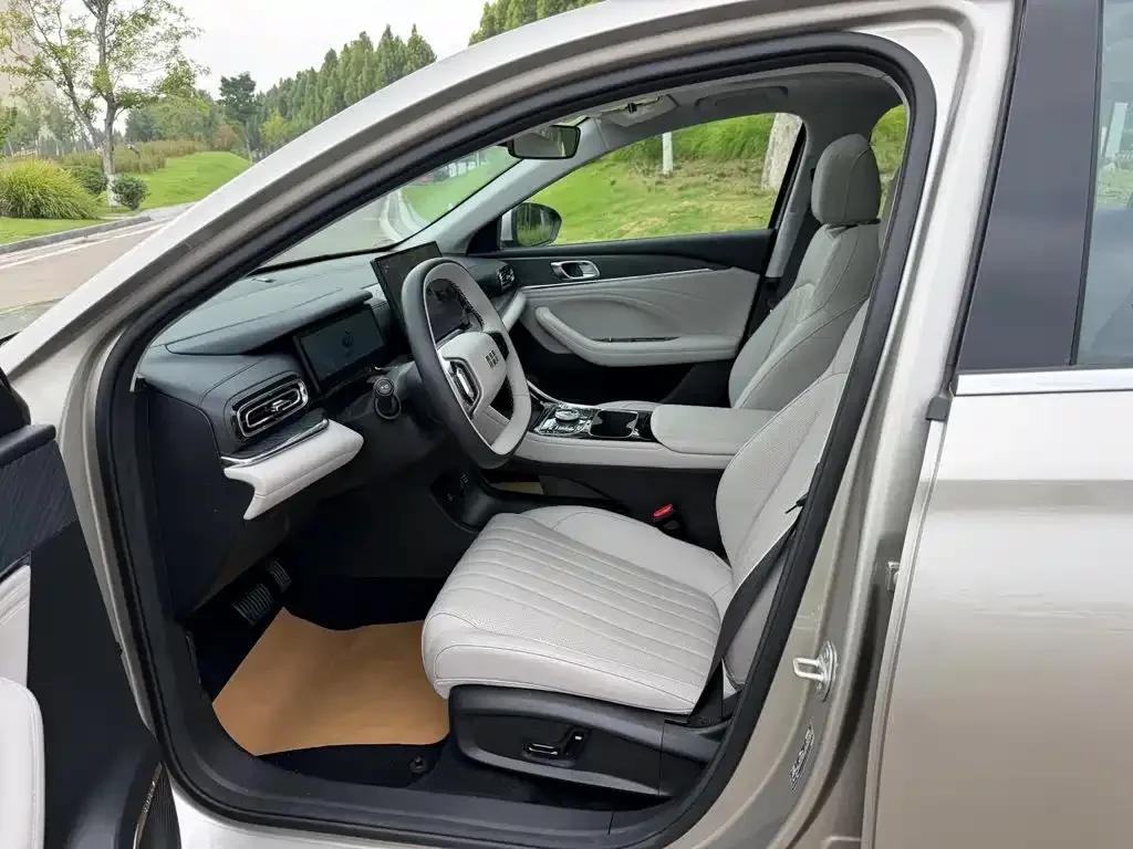 Geely Galaxy Galaxy Stellar 6 2025 Base Version — Фото автомобиля 4