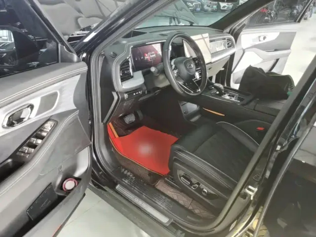 GAC Trumpchi GS8 — Фото автомобиля 15