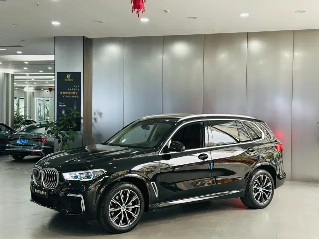 Фотография автомобиля — BMW X5