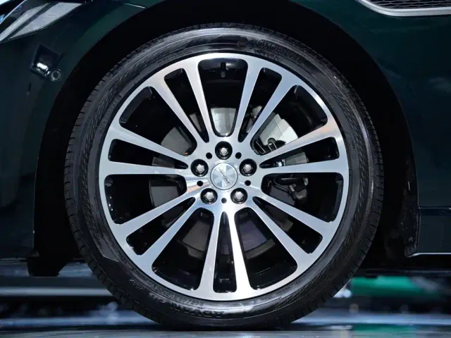Jaguar XFL — Фото автомобиля 23