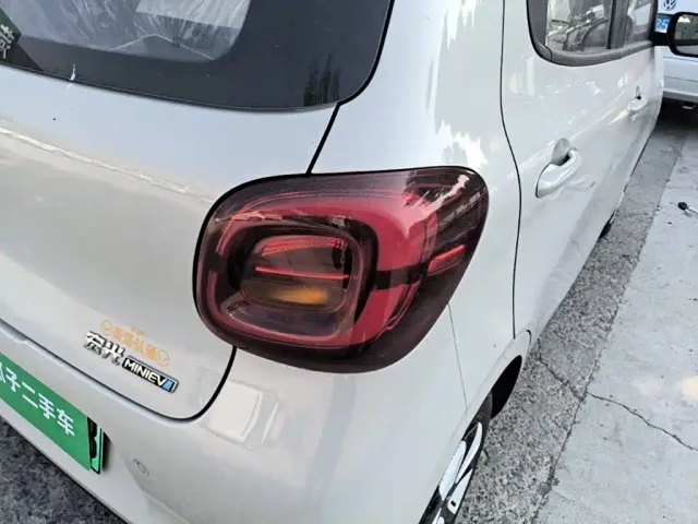 Wuling Hongguang Mini EV — Фото автомобиля 7