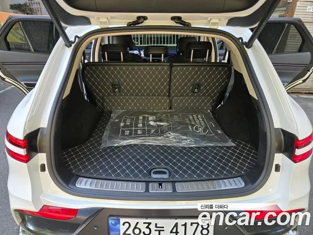 Genesis GV70 — Фото автомобиля 7