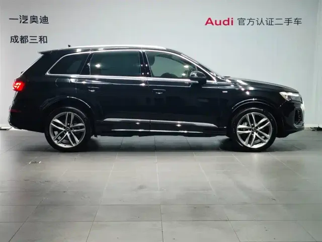 Audi Q7 — Фото автомобиля 3