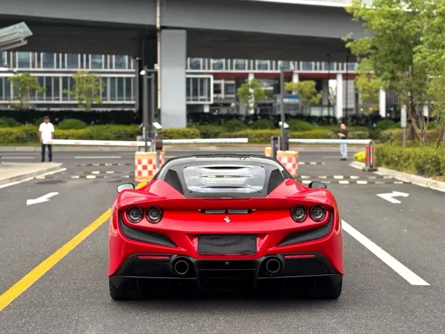 Ferrari F8 — Фото автомобиля 7