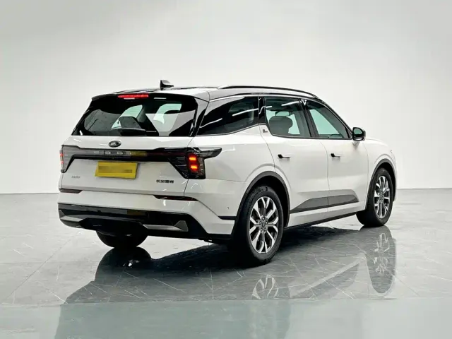 Ford Edge — Фото автомобиля 6