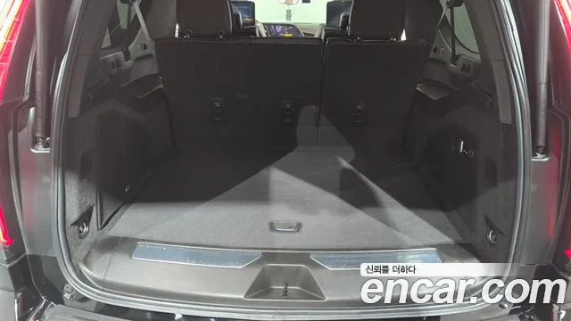 Cadillac Escalade 5th Gen — Фото автомобиля 17