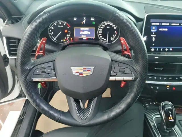 Cadillac CT5 — Фото автомобиля 10