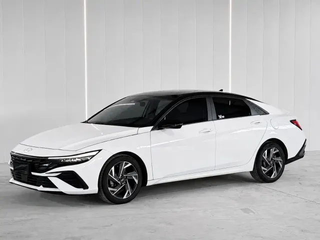 Hyundai Elantra — Фото автомобиля 9