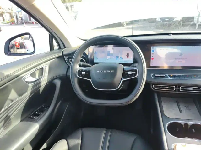 Roewe D7 — Фото автомобиля 2