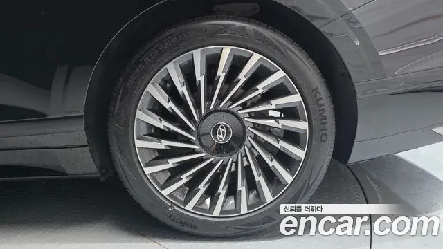 Hyundai Grandeur GN7 — Фото автомобиля 6