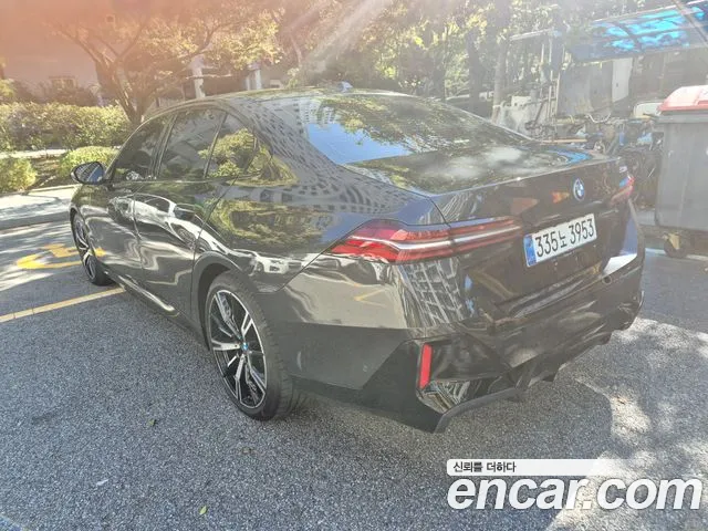 BMW 5 Series — Фото автомобиля 2