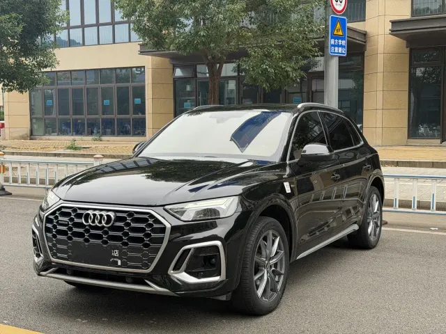 Фотография автомобиля — Audi Q5L