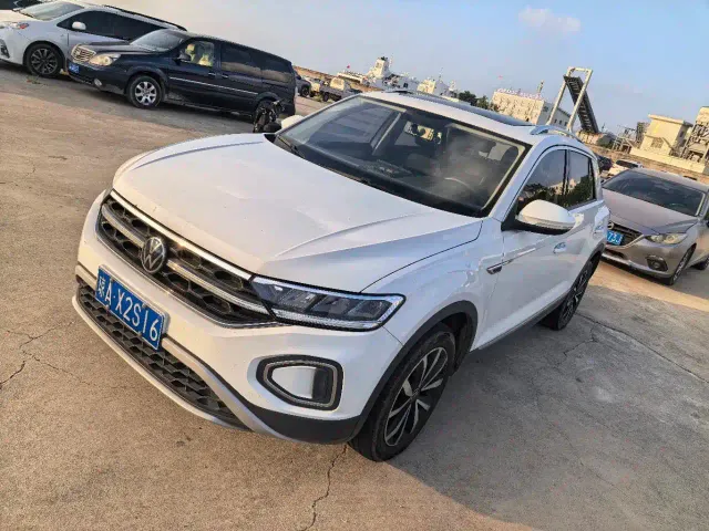 Фотография автомобиля — Volkswagen T-Roc