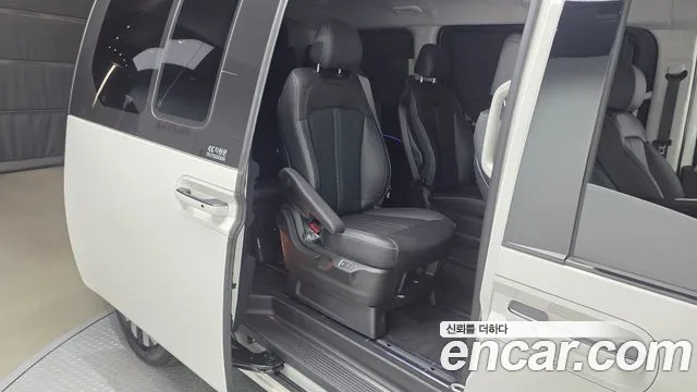 Hyundai Staria Staria 4WD Lounge 9 мест — Фото автомобиля 10