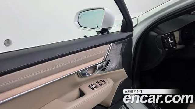 Volvo S90 — Фото автомобиля 27