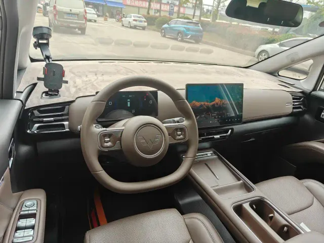 Wuling Starlight 730 — Фото автомобиля 9