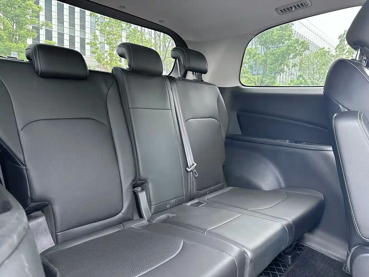SAIC Maxus SAIC MAXUS EUNIQ 5 2020 1.3T PLUG IN Elite Edition — Фото автомобиля 9