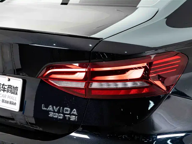 Volkswagen Lavida — Фото автомобиля 8