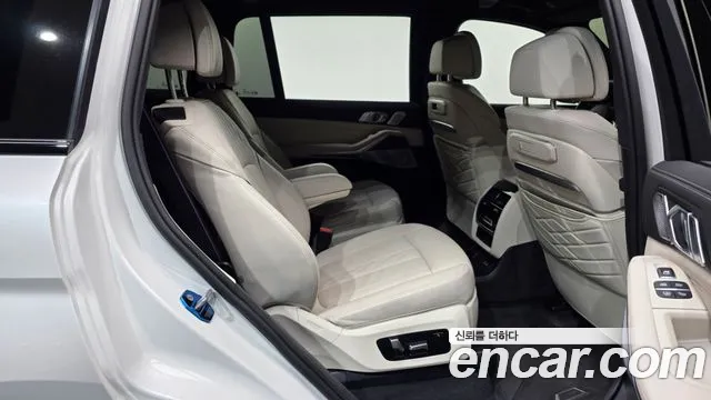 BMW X7 M60i xDrive M Sport 6 мест — Фото автомобиля 12