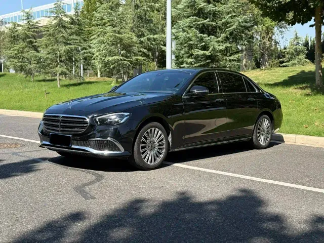 Mercedes-Benz E-Class — Фото автомобиля 5