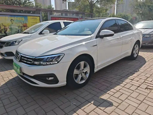 Фотография автомобиля — Volkswagen Lamando