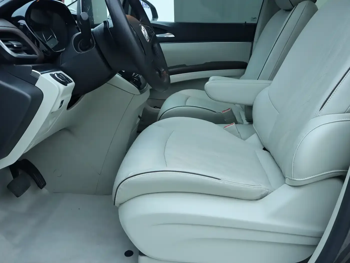 Buick Buick GL8 2021 Land Business Class 652T Luxury — Фото автомобиля 5